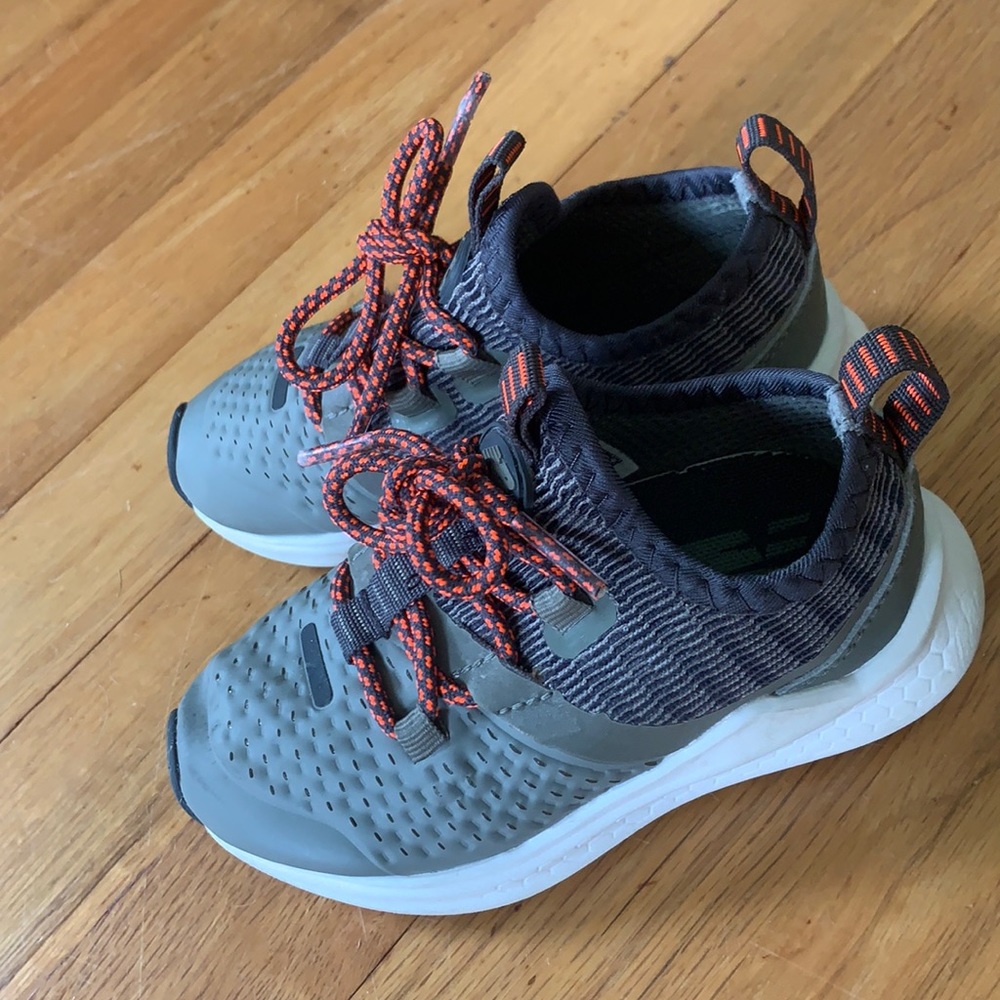Toddler NewBalance tennis shoes